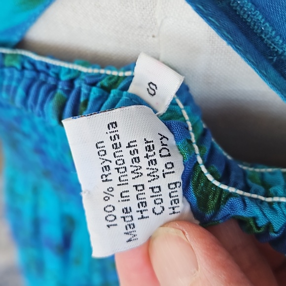 SALE Sleeveless summer dress From Hawaii. Beautiful blue with purple. Small - Picture 5 of 6